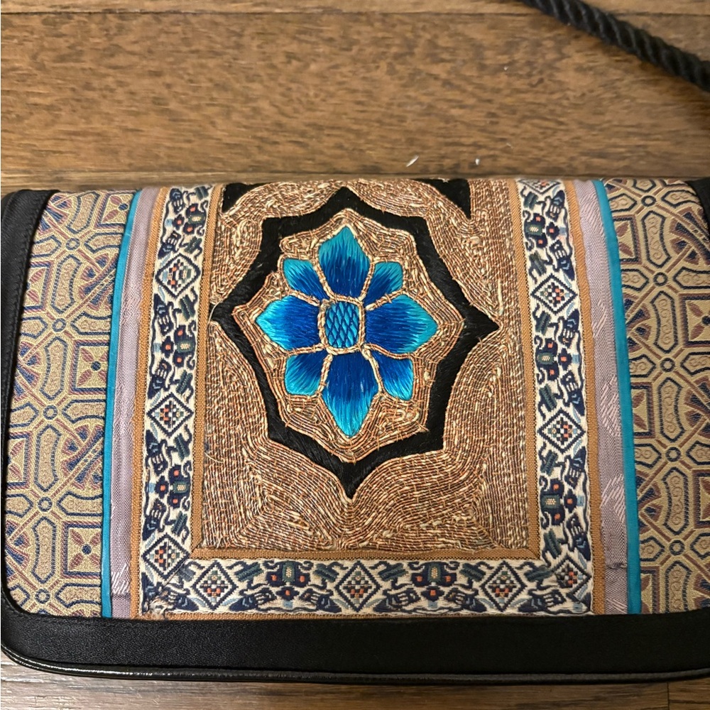Finesse LaModel Antique Chinese Embroidered Bag